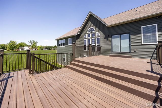 5 Pioneer Trail, Glen Carbon, IL 62034