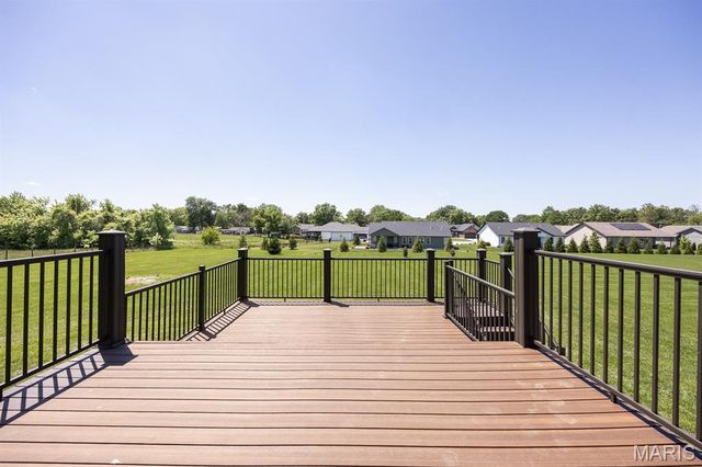 5 Pioneer Trail, Glen Carbon, IL 62034