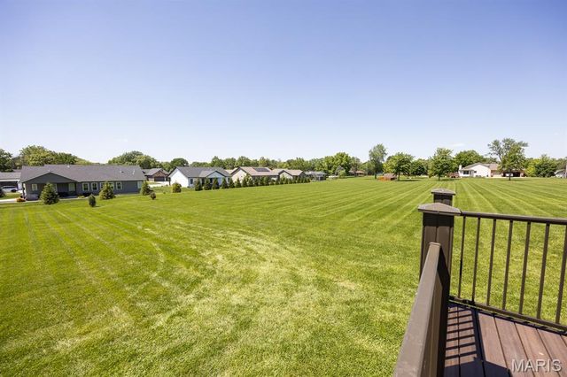 5 Pioneer Trail, Glen Carbon, IL 62034