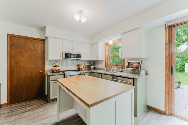 12775 W CLEVELAND AVENUE, New Berlin, WI 53151