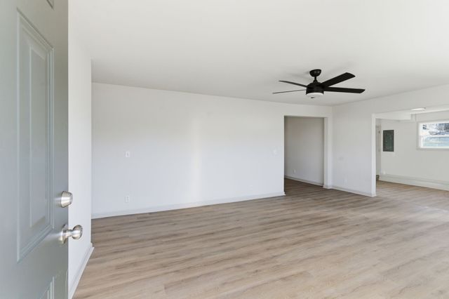 503 S Ramsey St, Manchester, TN 37355