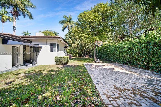 330 Viscaya Ave, Coral Gables, FL 33134