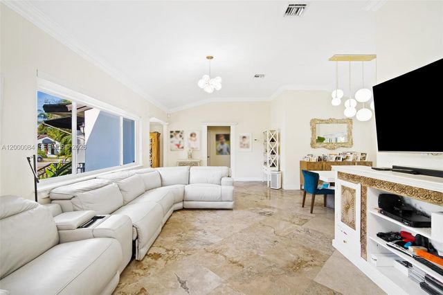 330 Viscaya Ave, Coral Gables, FL 33134