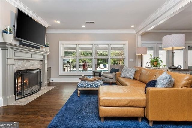 1025 Stonegate Court, Roswell, GA 30075