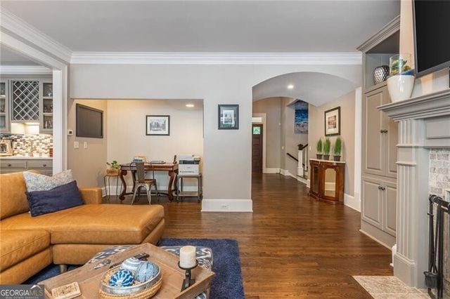 1025 Stonegate Court, Roswell, GA 30075