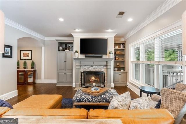 1025 Stonegate Court, Roswell, GA 30075
