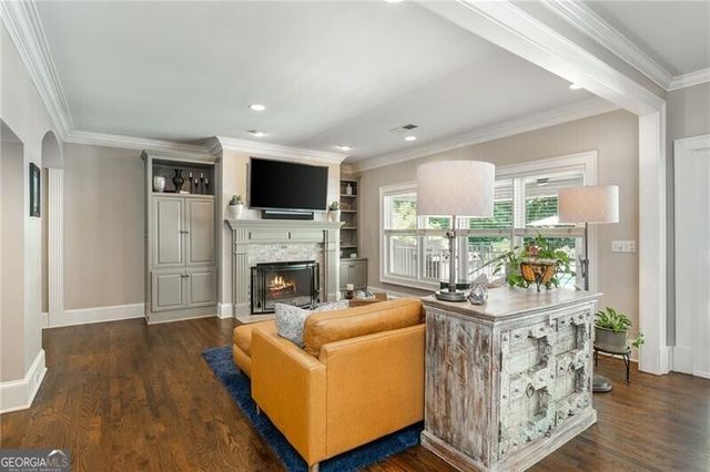 1025 Stonegate Court, Roswell, GA 30075