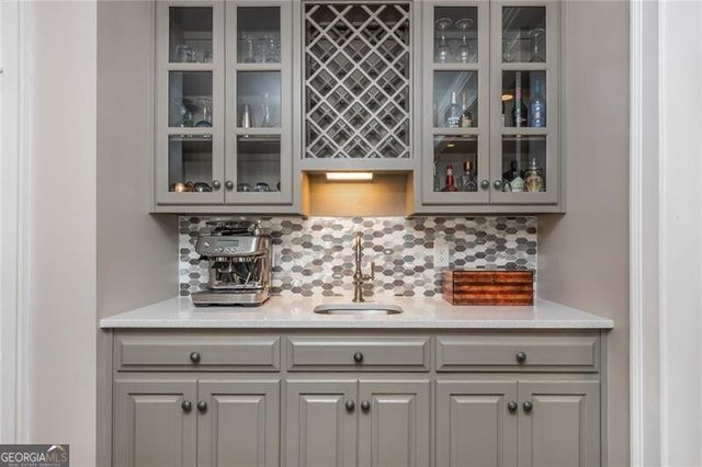 1025 Stonegate Court, Roswell, GA 30075