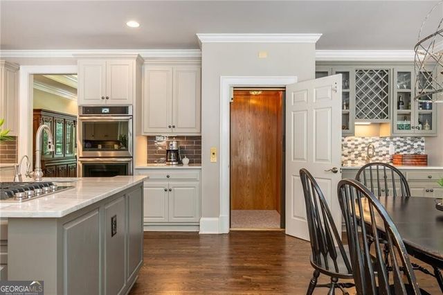 1025 Stonegate Court, Roswell, GA 30075