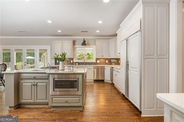 1025 Stonegate Court, Roswell, GA 30075