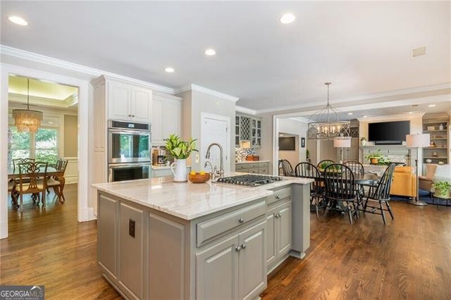 1025 Stonegate Court, Roswell, GA 30075
