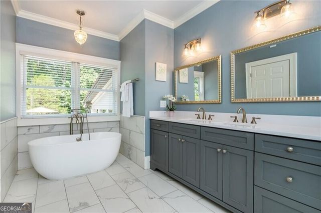 1025 Stonegate Court, Roswell, GA 30075