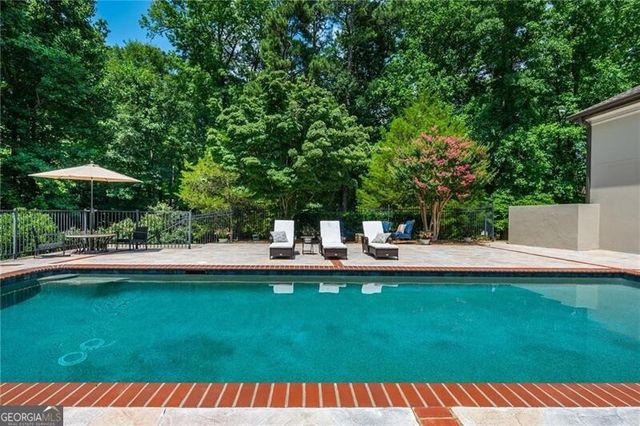 1025 Stonegate Court, Roswell, GA 30075