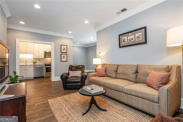 1025 Stonegate Court, Roswell, GA 30075