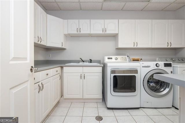 1025 Stonegate Court, Roswell, GA 30075