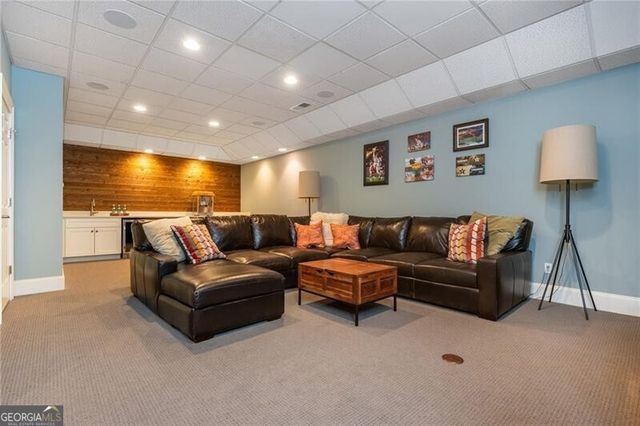 1025 Stonegate Court, Roswell, GA 30075
