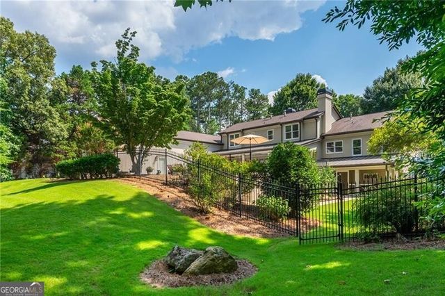 1025 Stonegate Court, Roswell, GA 30075