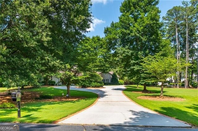 1025 Stonegate Court, Roswell, GA 30075