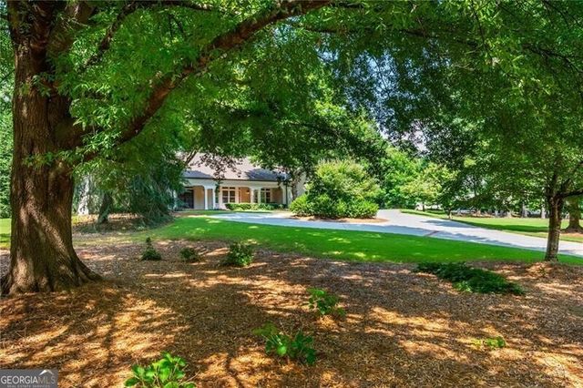 1025 Stonegate Court, Roswell, GA 30075