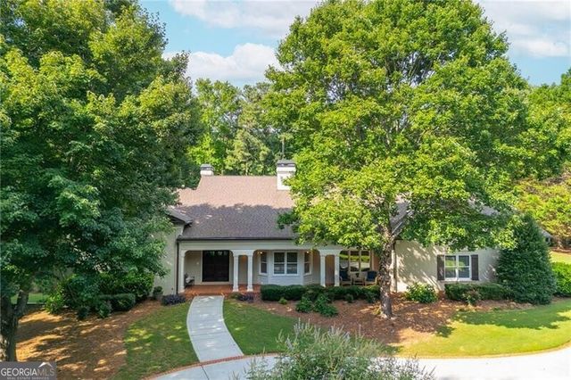 1025 Stonegate Court, Roswell, GA 30075
