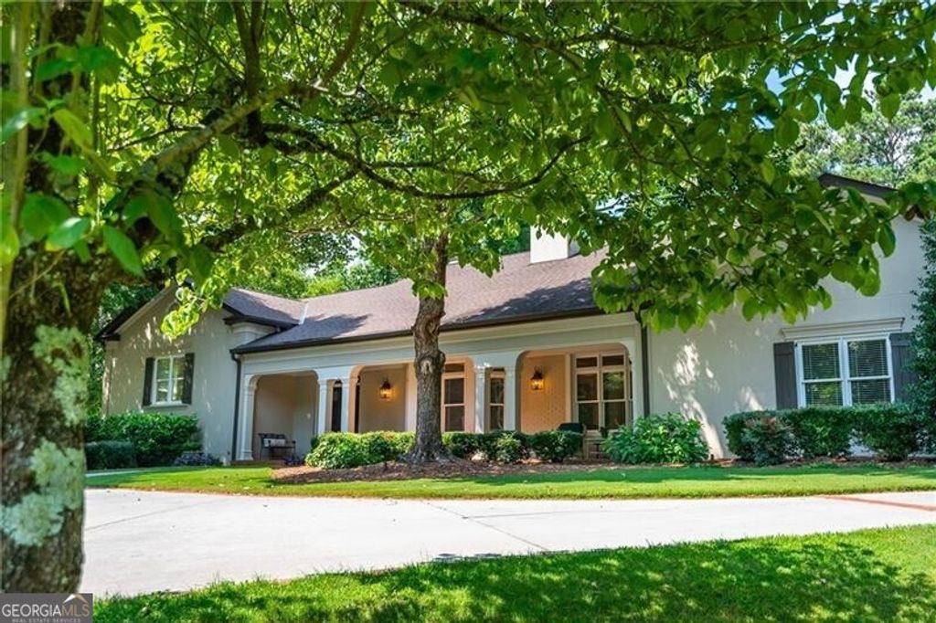 1025 Stonegate Court, Roswell, GA 30075