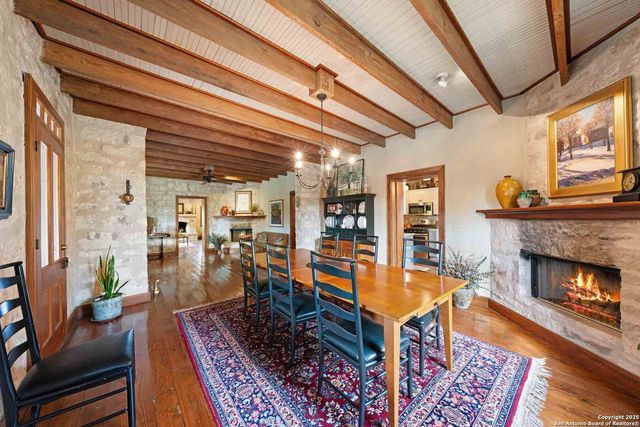 6754 North Grape Creek Rd, Fredericksburg, TX 78624