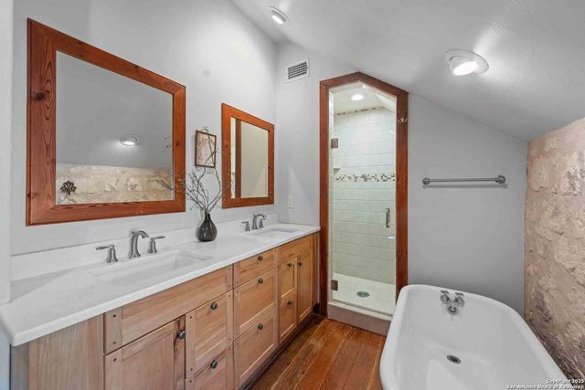 6754 North Grape Creek Rd, Fredericksburg, TX 78624