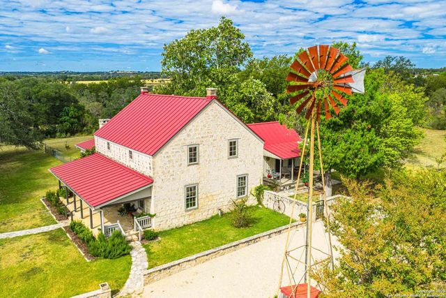 6754 North Grape Creek Rd, Fredericksburg, TX 78624