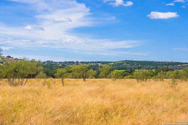 6754 North Grape Creek Rd, Fredericksburg, TX 78624