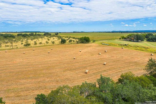 6754 North Grape Creek Rd, Fredericksburg, TX 78624