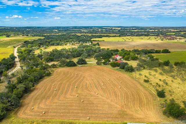 6754 North Grape Creek Rd, Fredericksburg, TX 78624