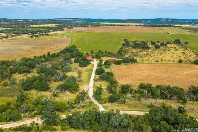 6754 North Grape Creek Rd, Fredericksburg, TX 78624