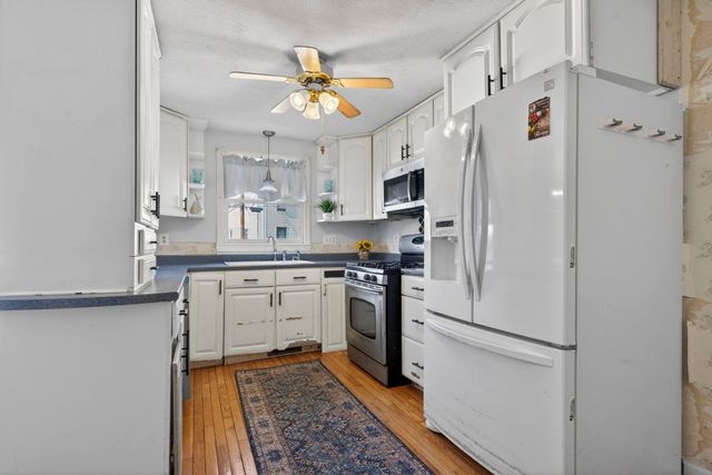 35 Albury Stone Circle, Nashua, NH 03063