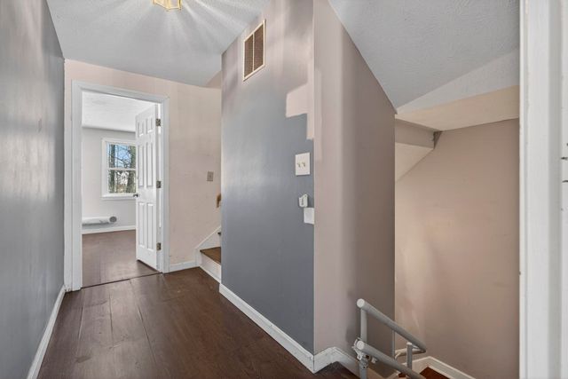 35 Albury Stone Circle, Nashua, NH 03063