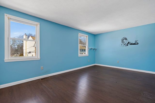 35 Albury Stone Circle, Nashua, NH 03063