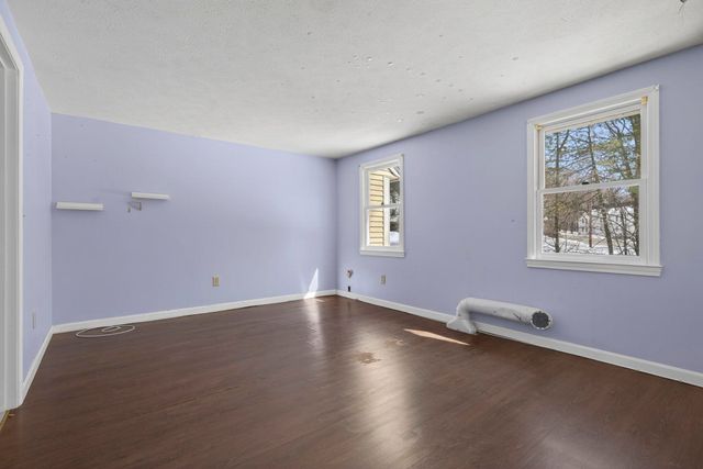 35 Albury Stone Circle, Nashua, NH 03063