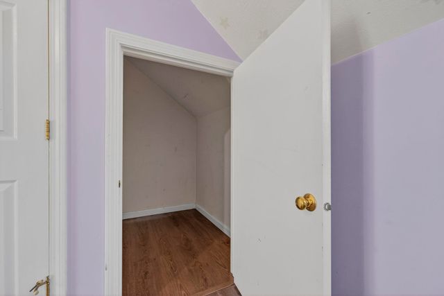 35 Albury Stone Circle, Nashua, NH 03063