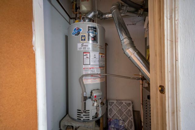 35 Albury Stone Circle, Nashua, NH 03063