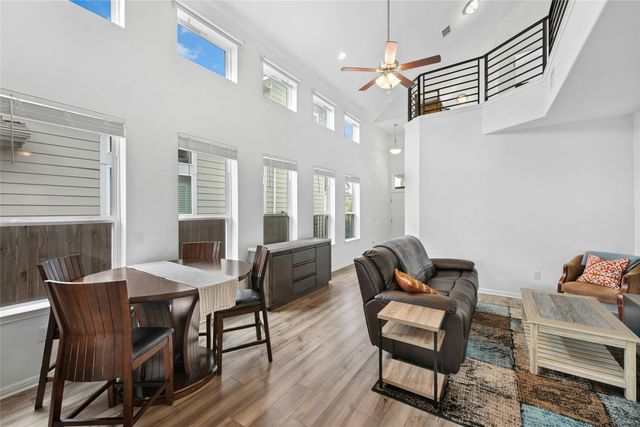 10813 Sentinel DR, Austin, TX 78747