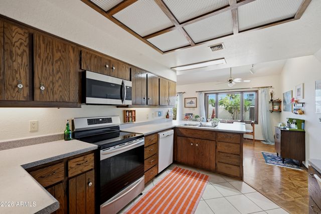 2441 E HALE Street, Mesa, AZ 85213