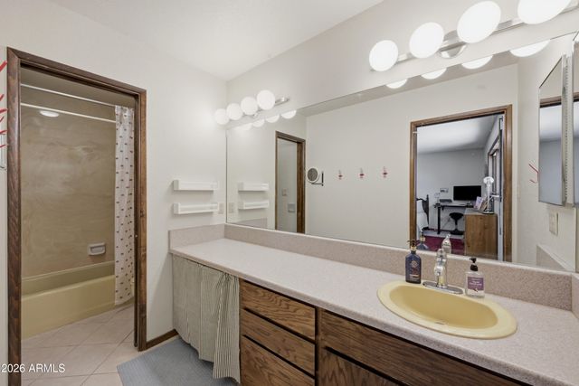 2441 E HALE Street, Mesa, AZ 85213