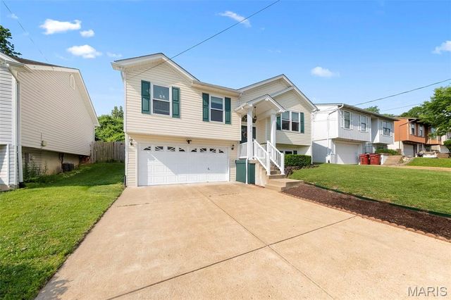 276 Green Jade Estates Drive, Fenton, MO 63026