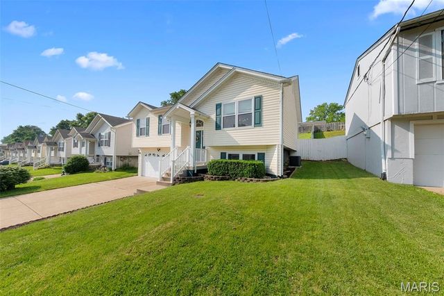 276 Green Jade Estates Drive, Fenton, MO 63026