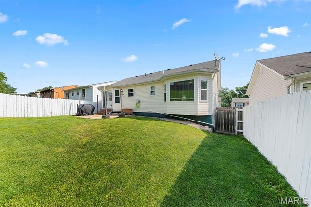 276 Green Jade Estates Drive, Fenton, MO 63026