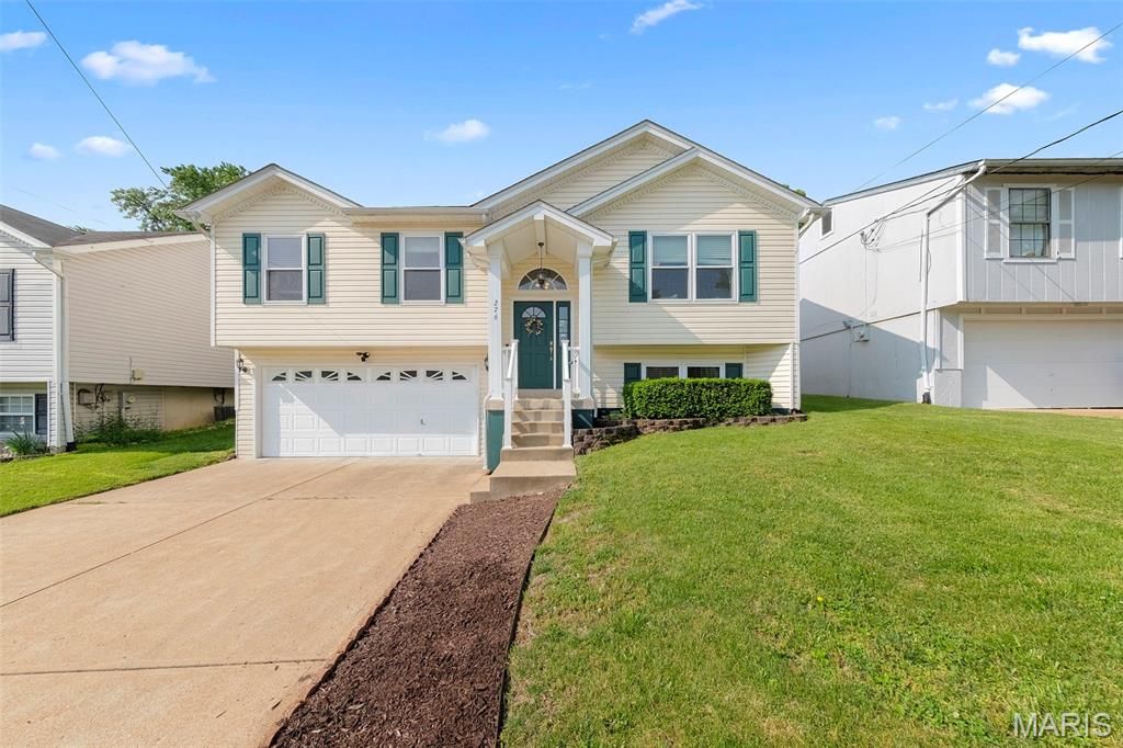 276 Green Jade Estates Drive, Fenton, MO 63026