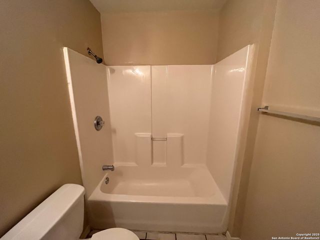 5619 Lakebend West Dr # B, San Antonio, TX 78244