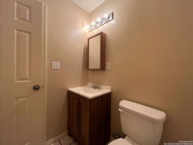 5619 Lakebend West Dr # B, San Antonio, TX 78244