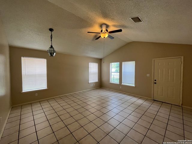 5619 Lakebend West Dr # B, San Antonio, TX 78244