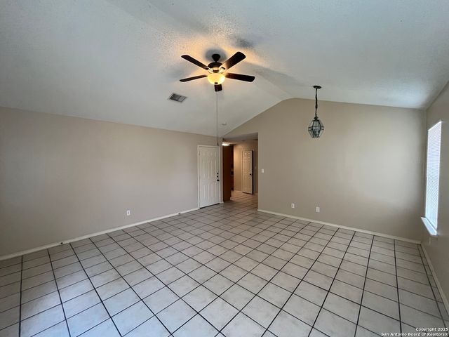 5619 Lakebend West Dr # B, San Antonio, TX 78244