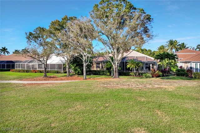 6679 Castlelawn PL 16, Naples, FL 34113